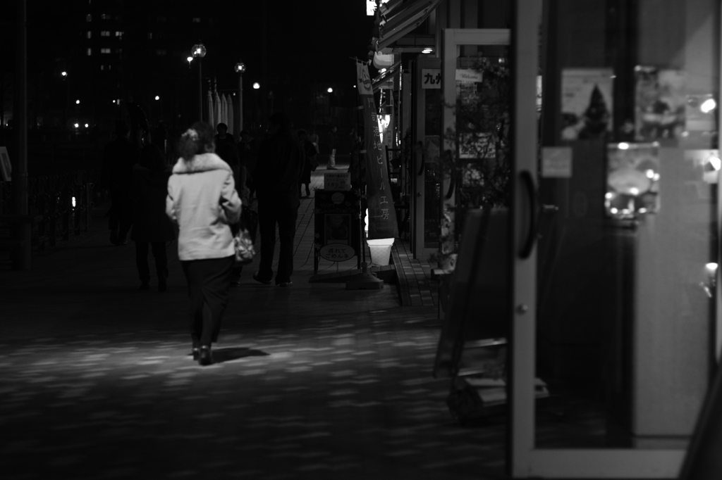 夜の向こうへ