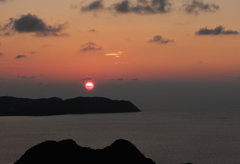 敦賀湾　日本海に沈む夕日