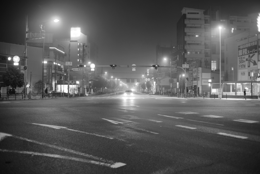 夜半にかかる霧 .