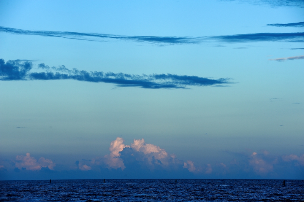 「雲は海から湧き上がる」