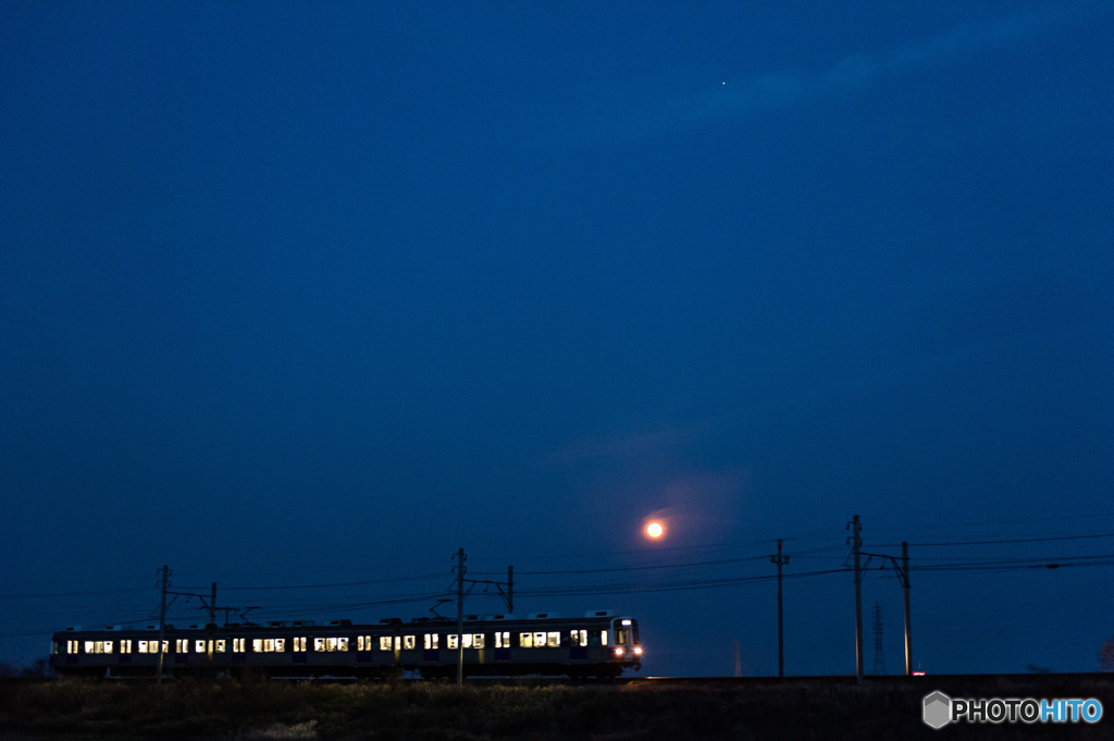 「月下列車Ⅱ」