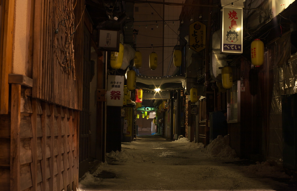 真夜中の小路