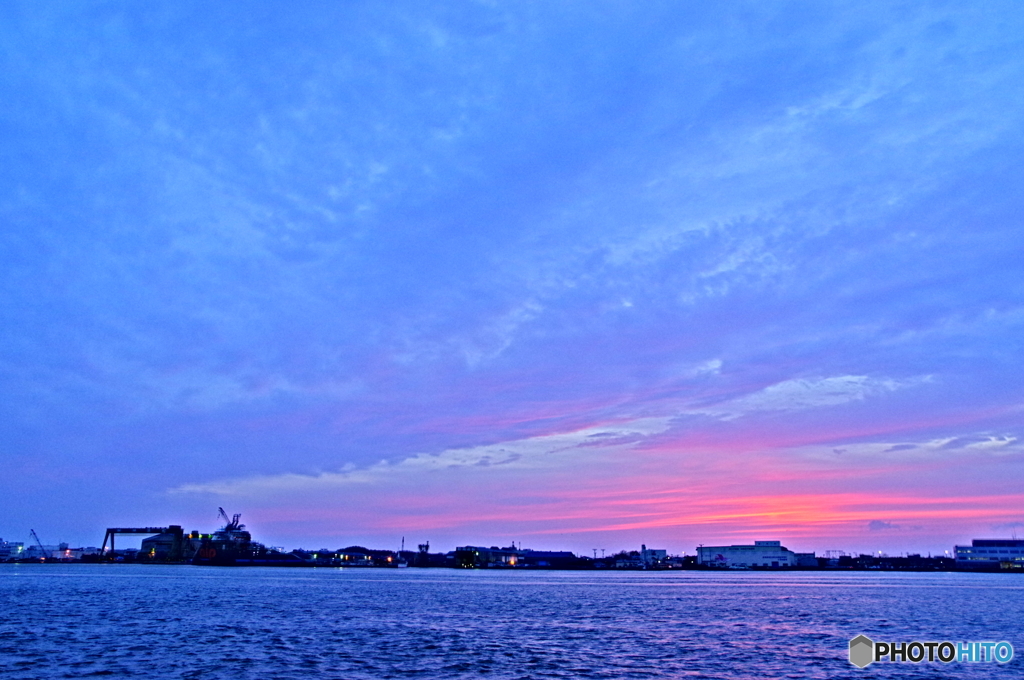 夕方の港