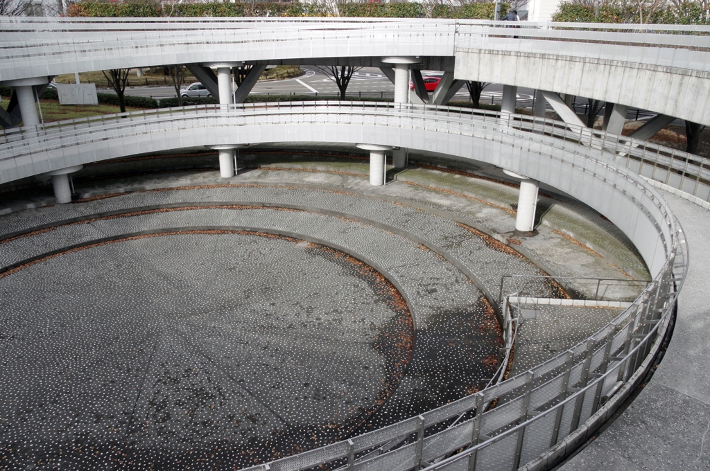 回る歩道