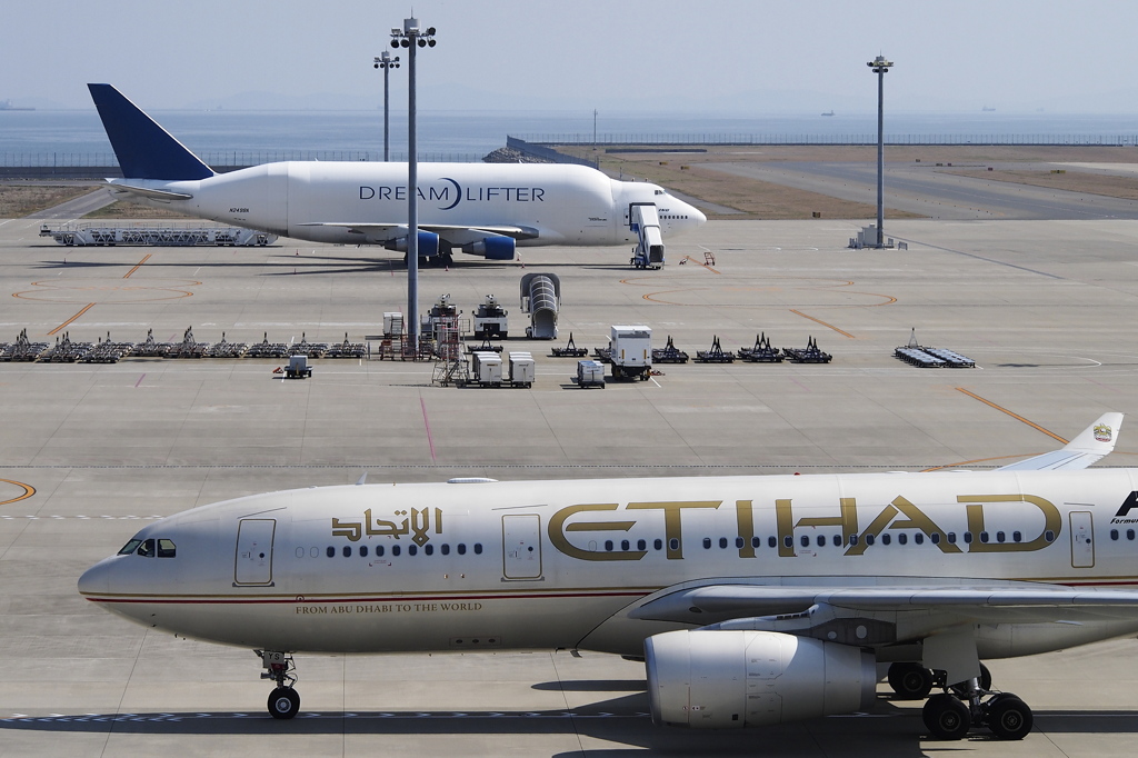 Dream Lifter & キンキラのetihad