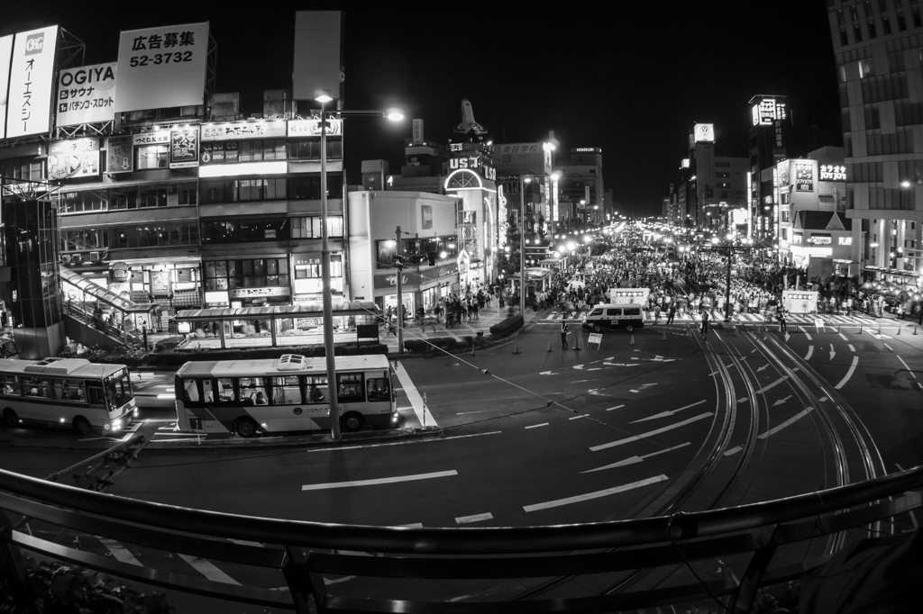 祭の夜　豊橋駅前