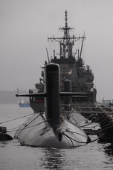 潜水艦と船