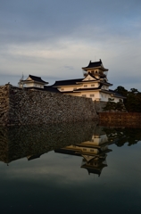 夕暮れの富山城