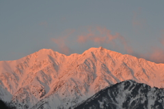 染まる山