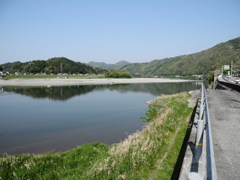 日本一きれいな仁淀川の　中流域です