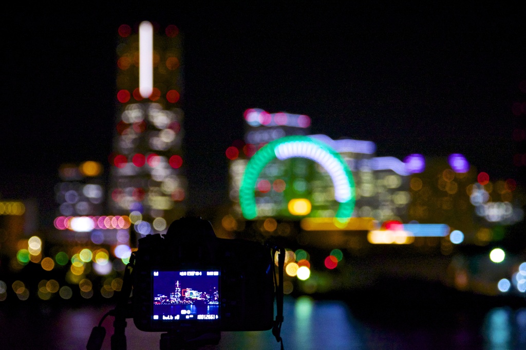 カメラごしの夜景