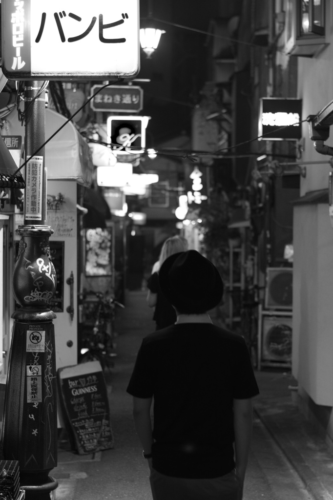 夜の世界へ
