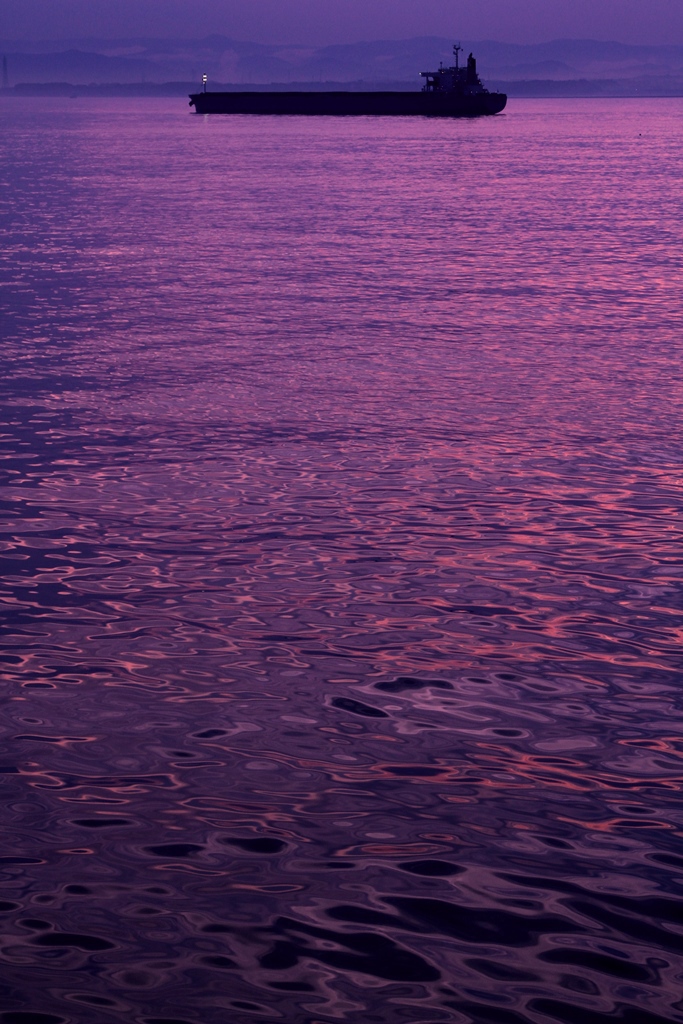 凪だ海と夕日