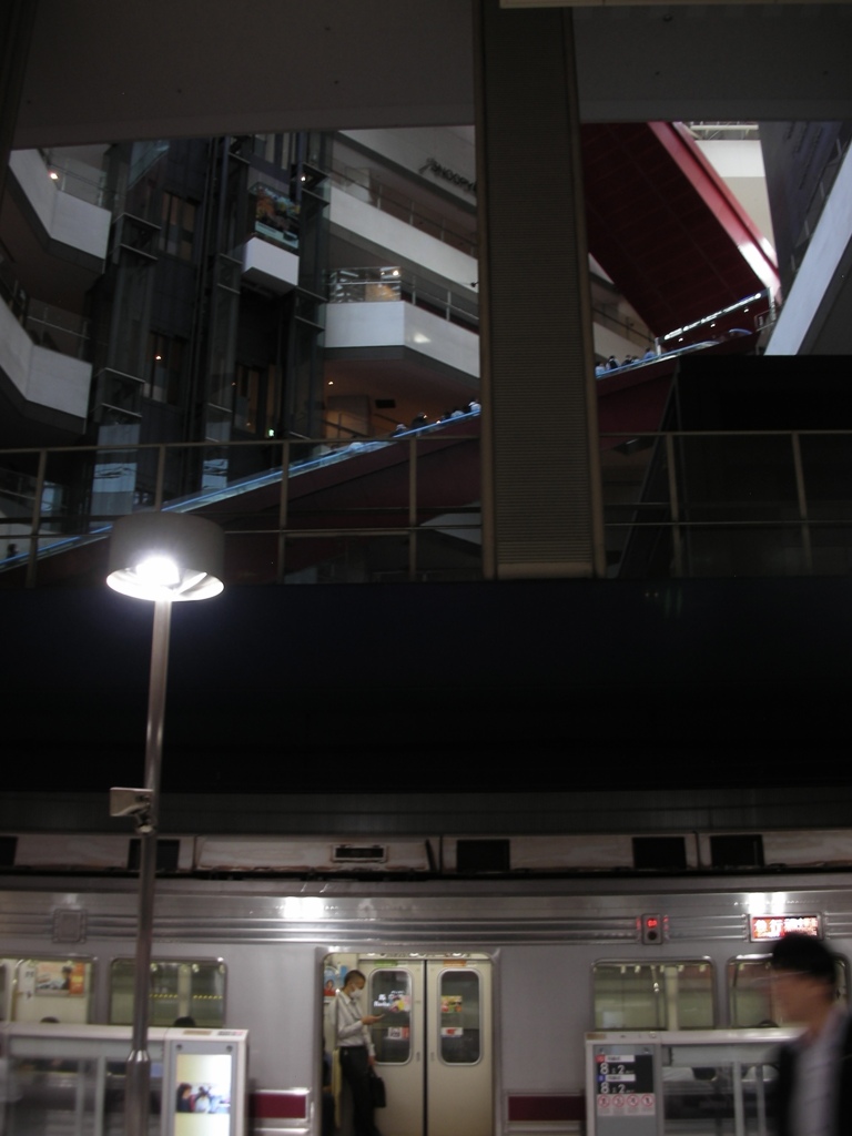 駅の吹き抜け