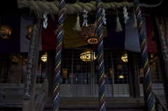 夕暮れの寺