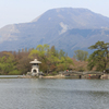 三島池から伊吹山を望む