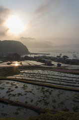 早朝の日引の棚田