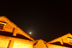赤レンガ倉庫と満月と火星