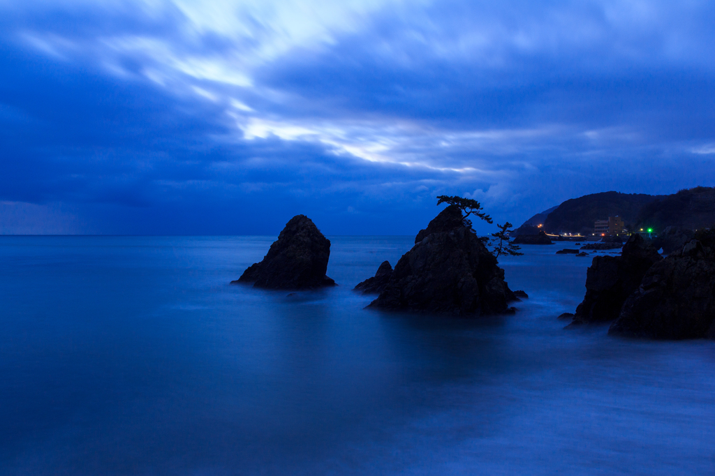 薄暮の越前海岸