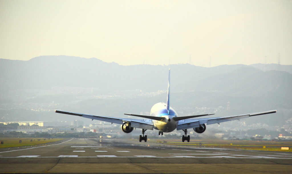 大阪国際空港