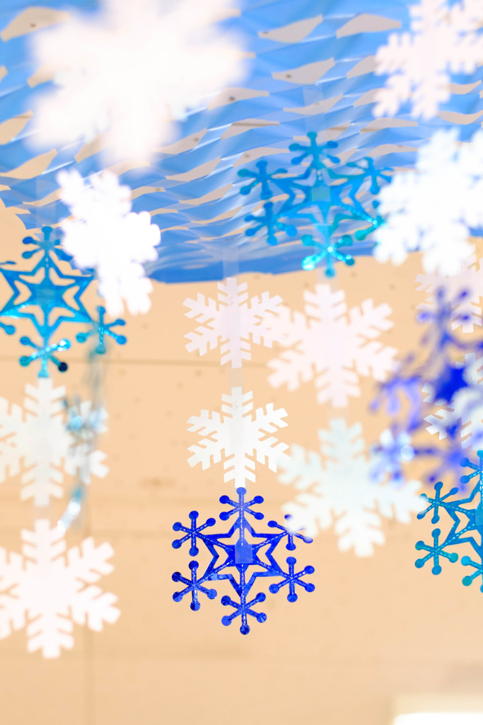 部屋に降る雪