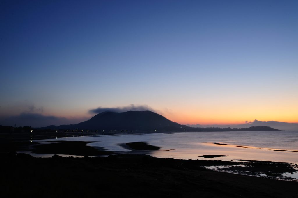 早朝の宇部の海