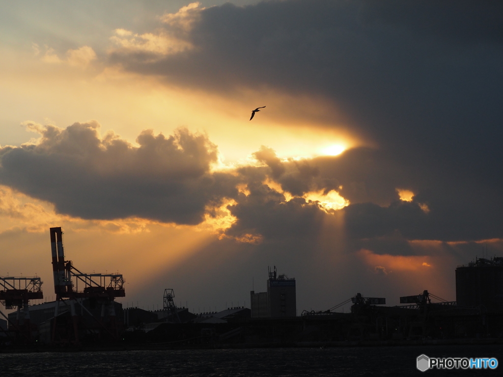 今日の宇部港からの夕陽
