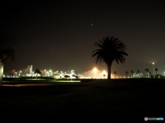 夜の宇部空港横の公園