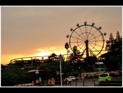 常盤公園遊園地と夕焼け