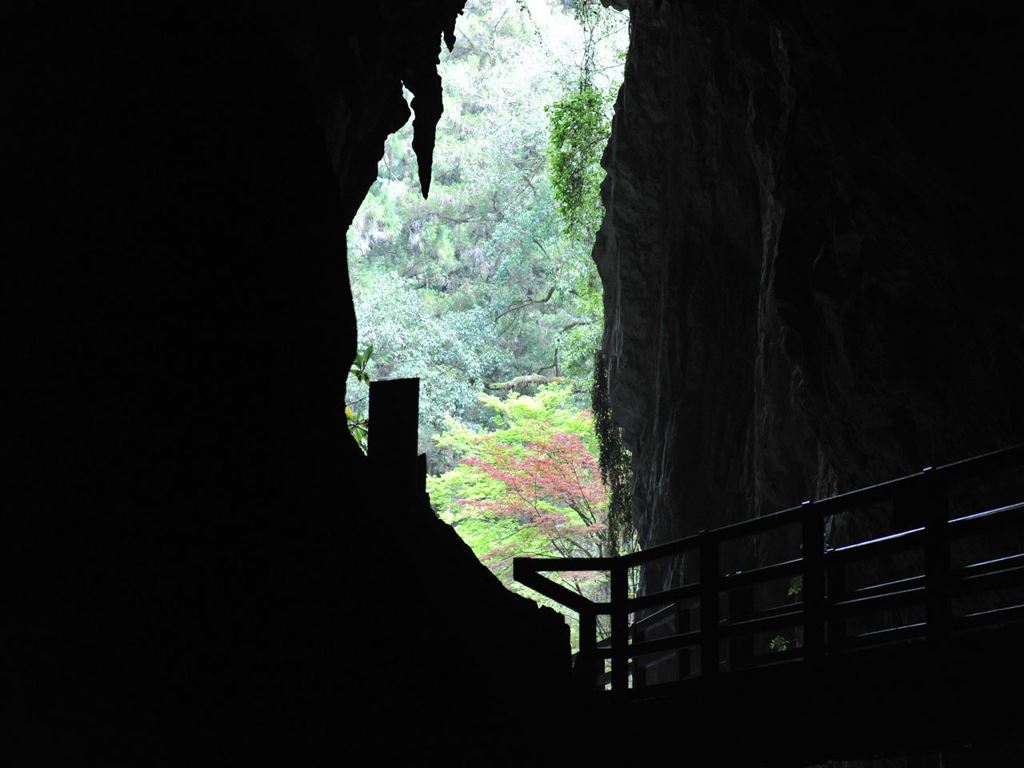 洞窟の出口前から
