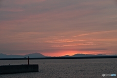 今日の宇部空港沖の夕日
