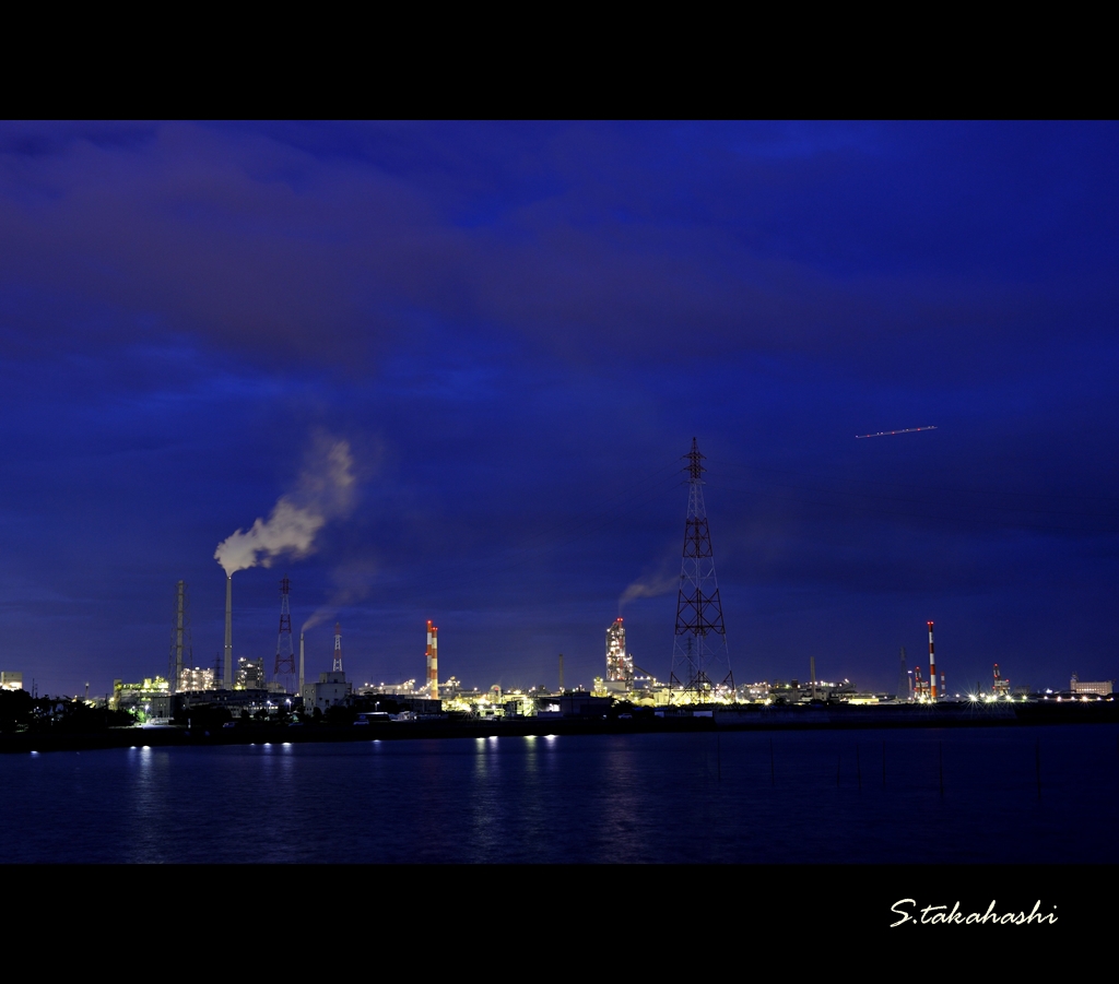 宇部の夜の工場