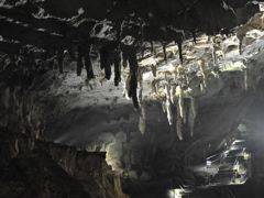 鍾乳洞内