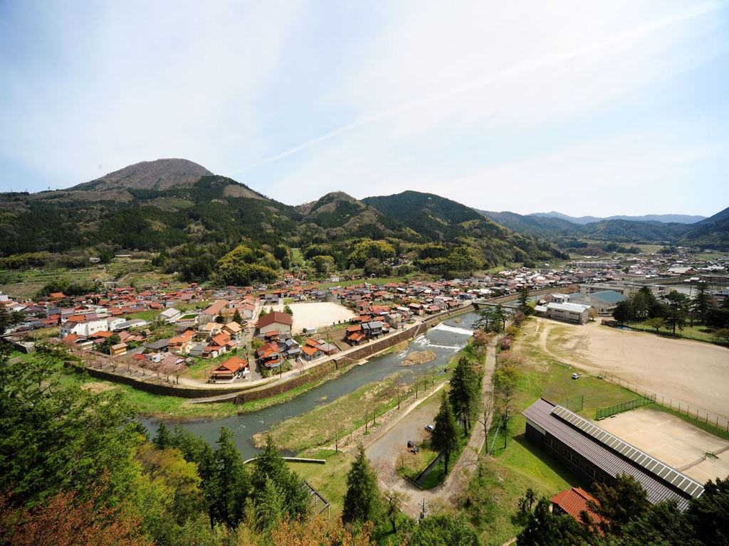太鼓谷稲荷神社から津和野の街を一望