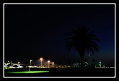 夜の宇部空港横の公園