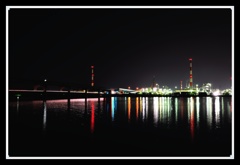 夜の工場