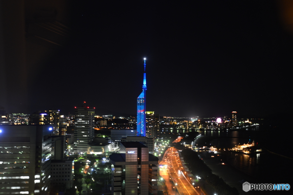 ヒルトンホテルの部屋からの福岡タワー