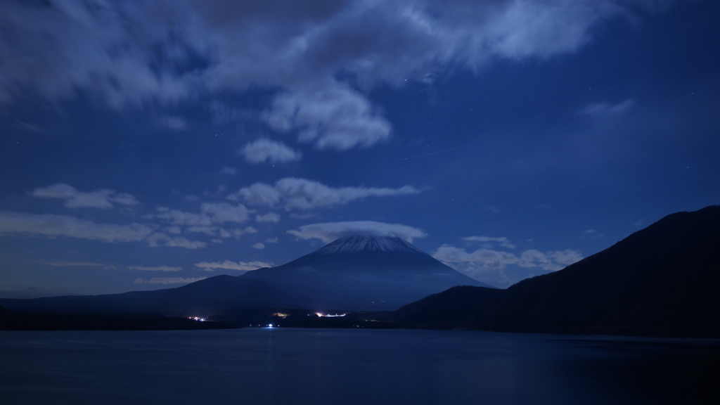 富士山三景：本栖湖の富士