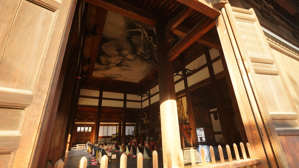 東福寺：朝のお勤め