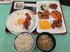 ホテルの朝食バイキング