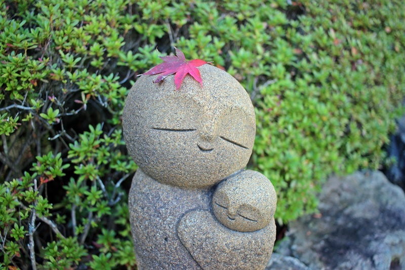 お地蔵さんと紅葉