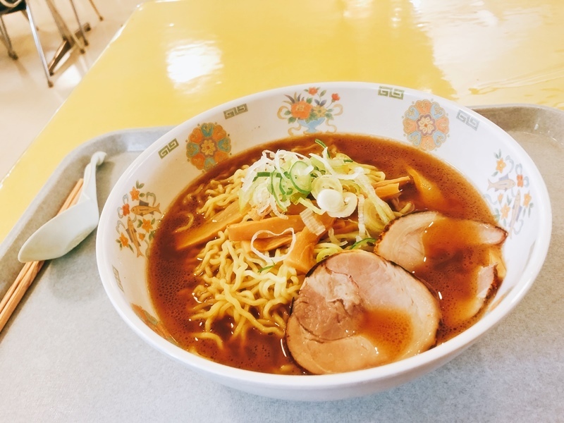 学食のラーメン