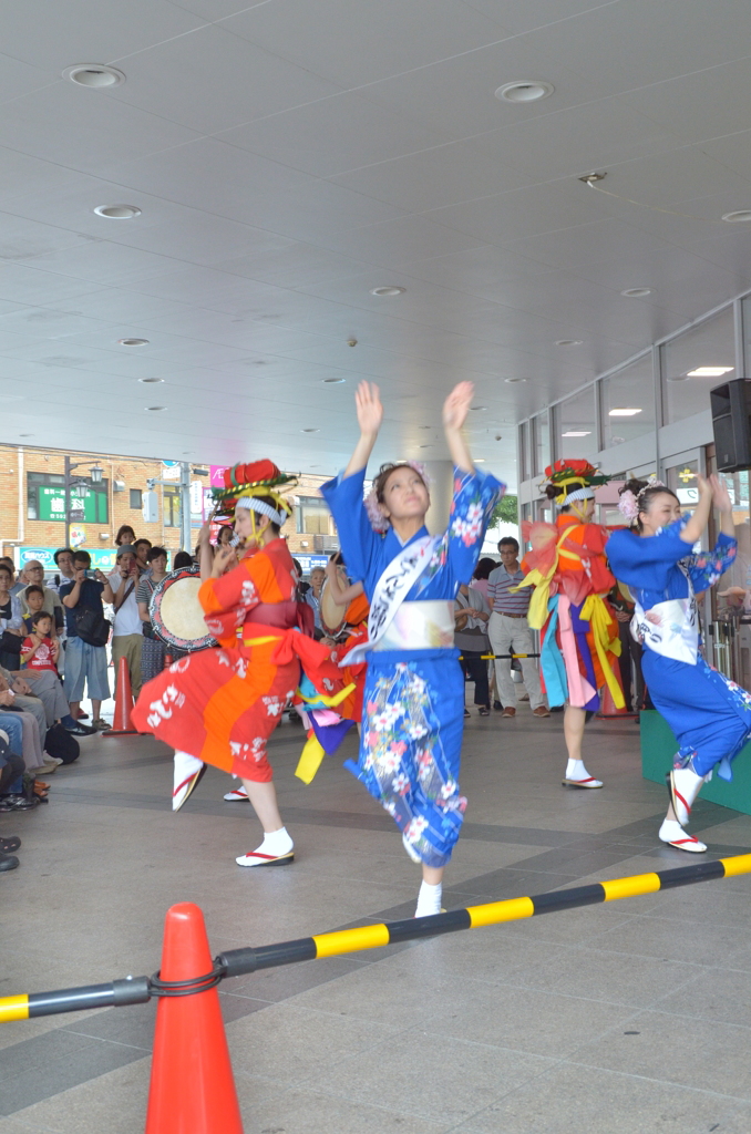 ミスさんさ_踊り (8)