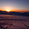 夕色に染まる雪の鳥取砂丘*3