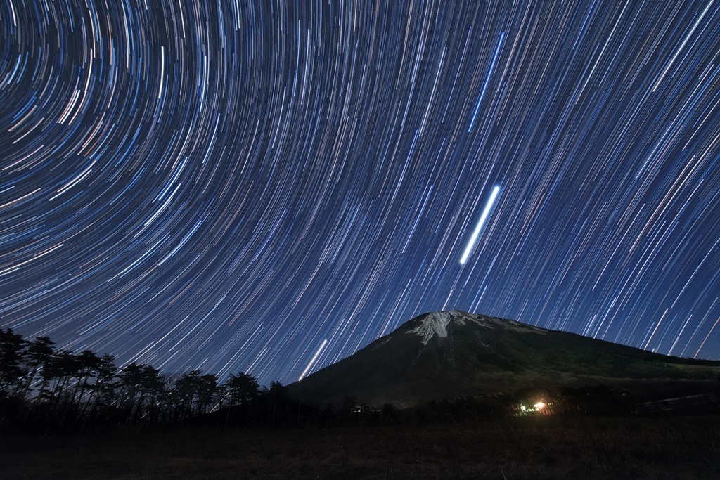 大山の夜空