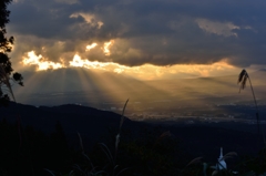 ”富士裾野の光芒”