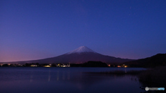 眠い夜明け前です