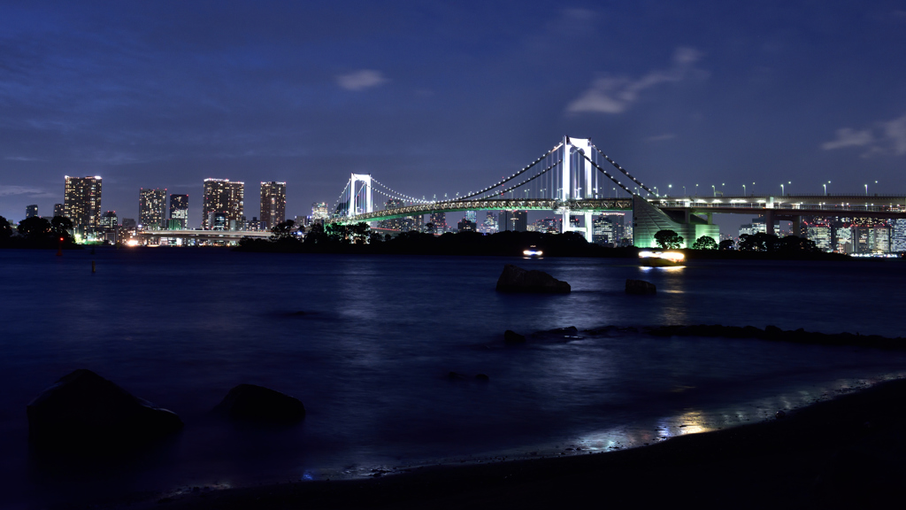 お台場に明かりが灯る