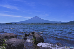 稜線を魅せる青い夏富士