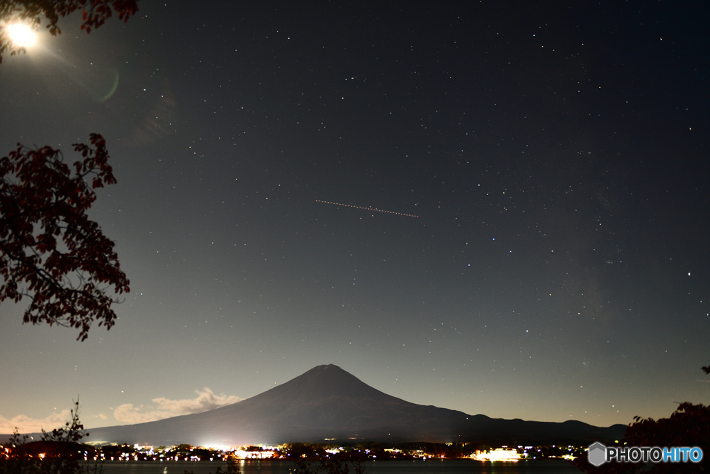 月光に消える星